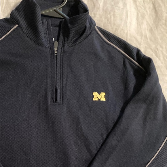 University of Michigan Wolverines Cutter and Buck Quarter Zip - Picture 4 of 4